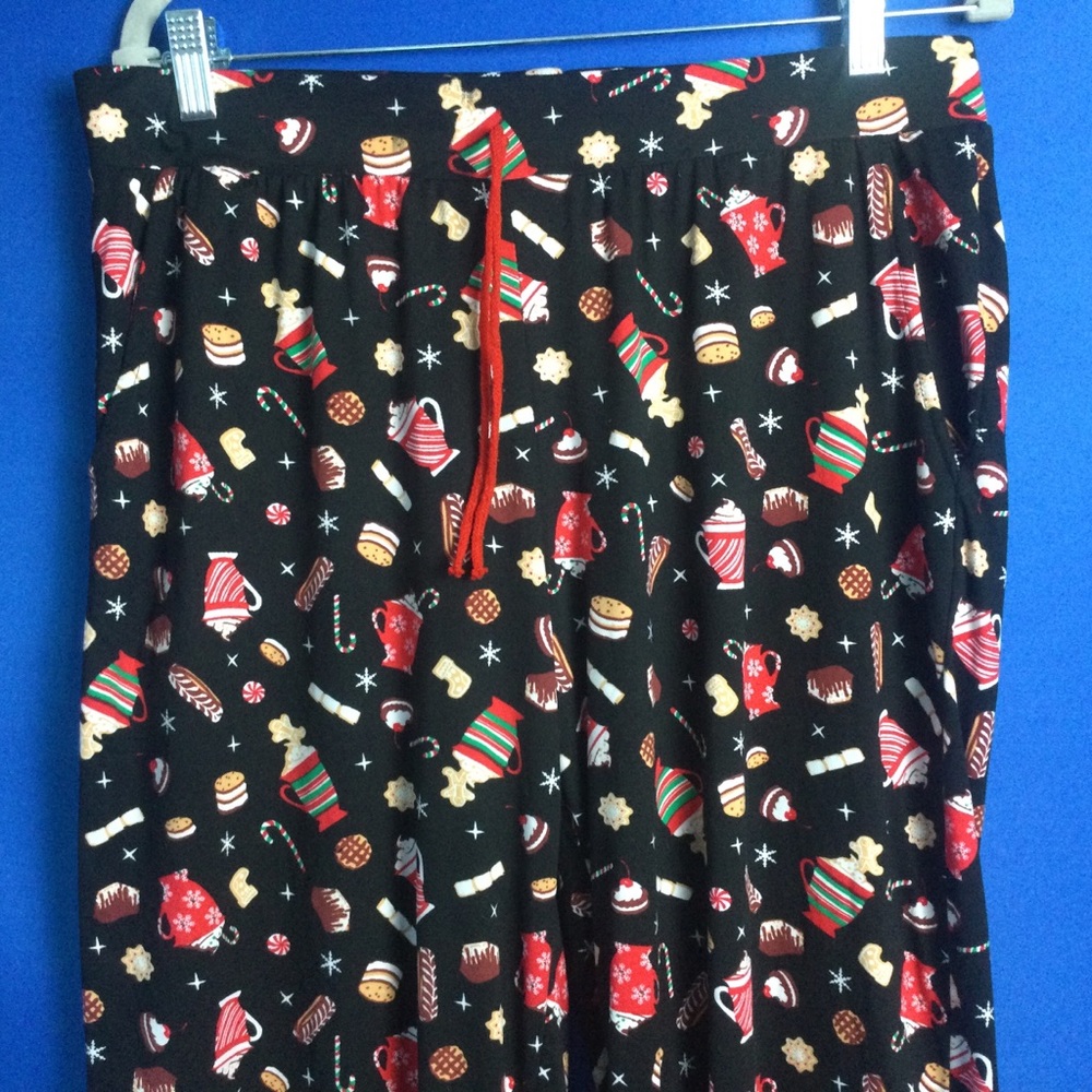 Santa’s Treasures Christmas L Soft Pajama Pants Candy Cane Cocoa